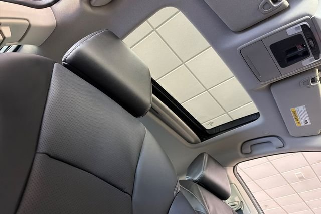New 2026 Urban Gray Pearl Honda Touring image 14