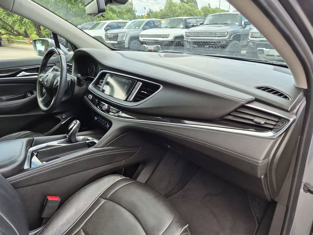 Used 2019 Includes Pitch Dark Night lower exterior accent color.) Buick Avenir image 42