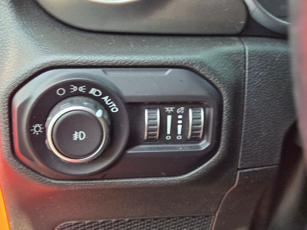 Used 2018 Red Jeep Unlimited Sahara image 22