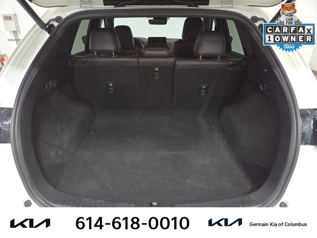 Used 2021 White Mazda Signature image 22
