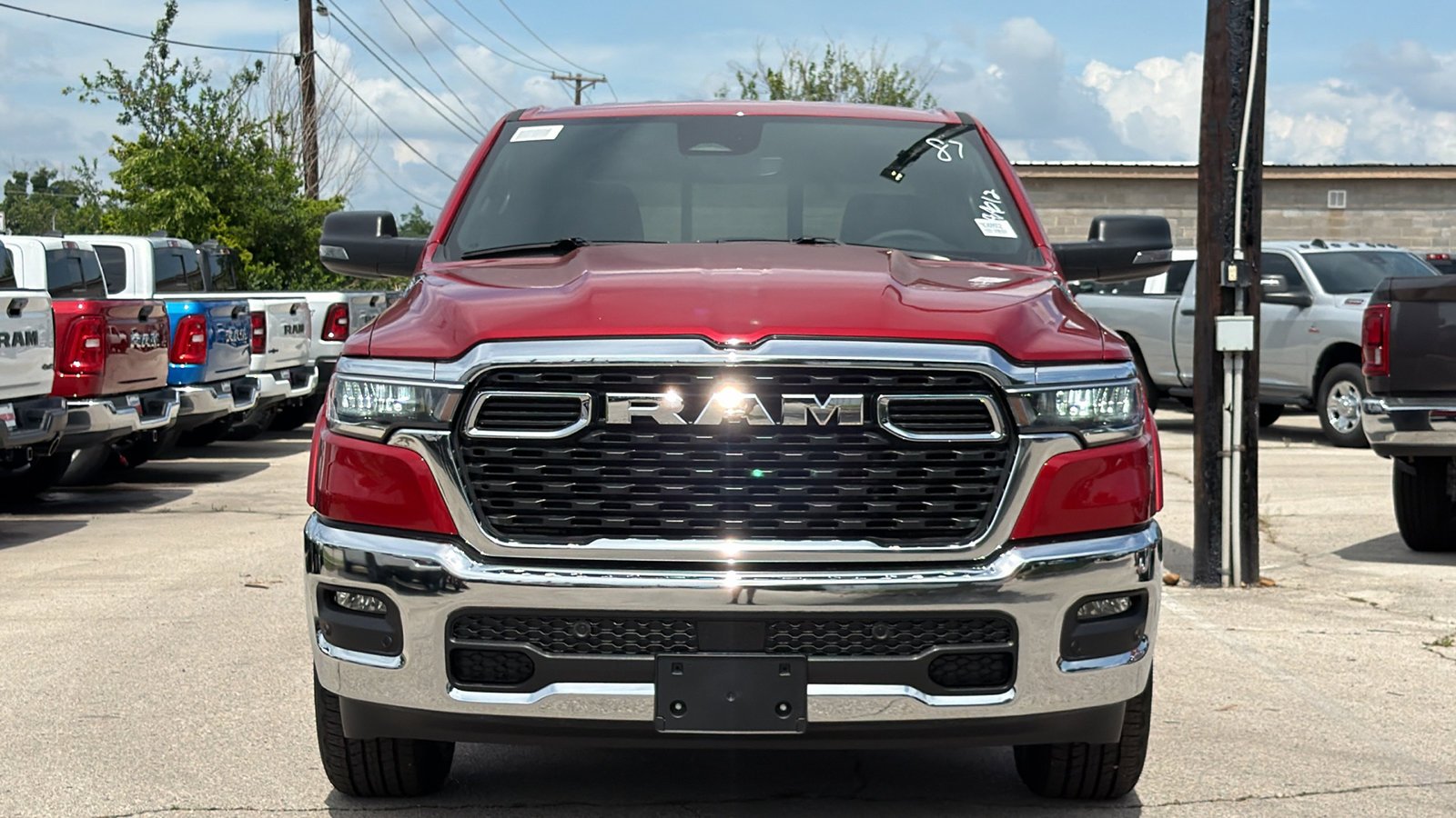 New 2026 Molten Red Pearl-Coat Exterior Paint RAM Lone Star image 2
