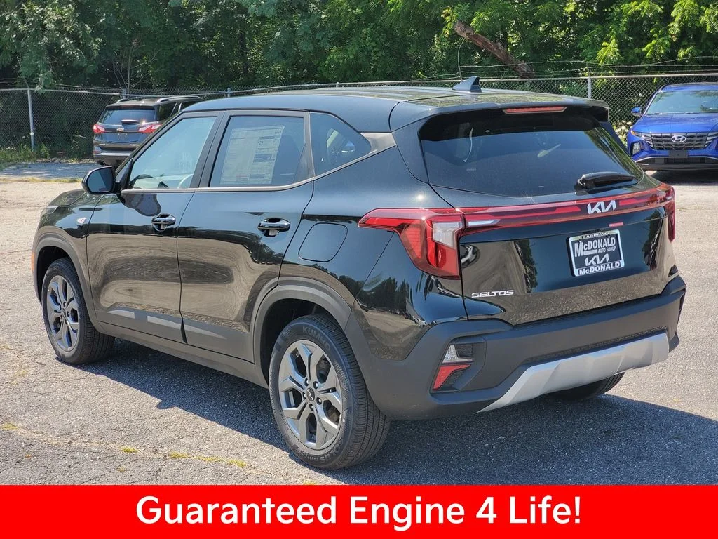 New 2026 Fusion Black Kia LX image 4