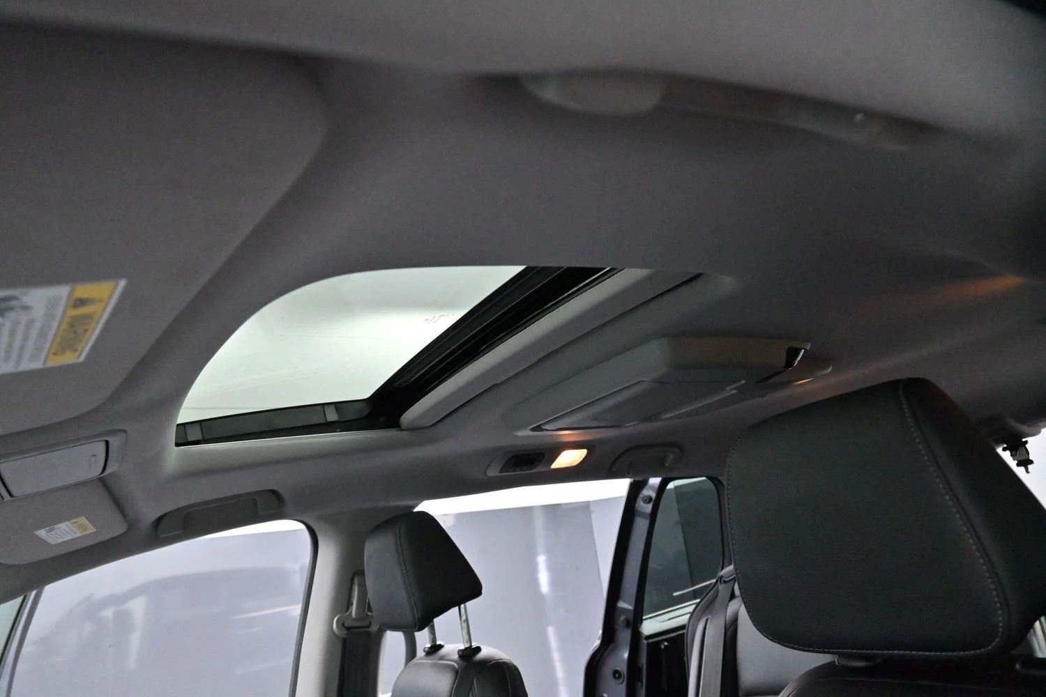 Used 2023 Modern Steel Metallic Honda Touring image 30