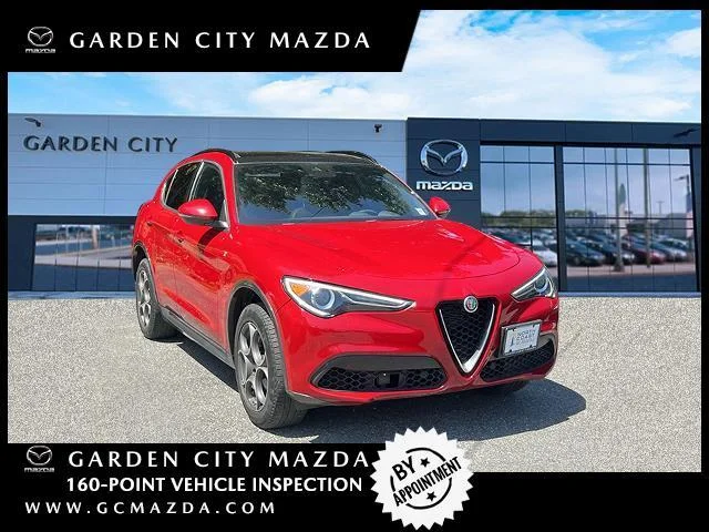 Used 2022 Alfa Rosso Alfa Romeo Ti AWD image 1