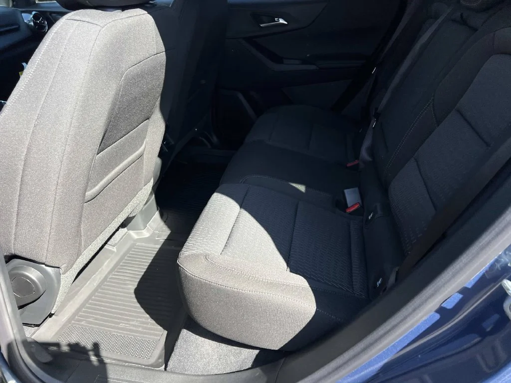 2027 Chevrolet Equinox LT - Photo 9