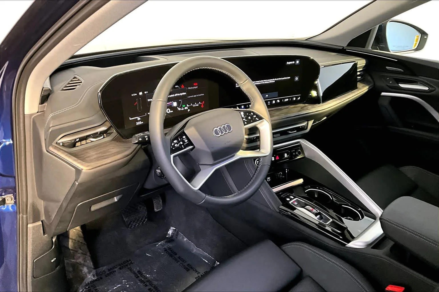 Certified Used 2025 Navarra Blue Metallic Audi Premium Plus image 18
