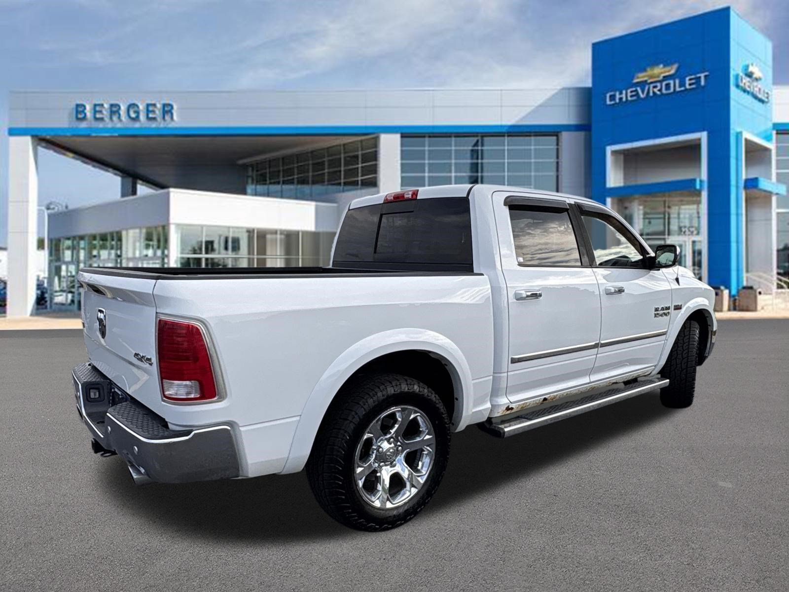Used 2016 RAM Ram 1500 Laramie with VIN 1C6RR7NT4GS105851 for sale in Grand Rapids, MI
