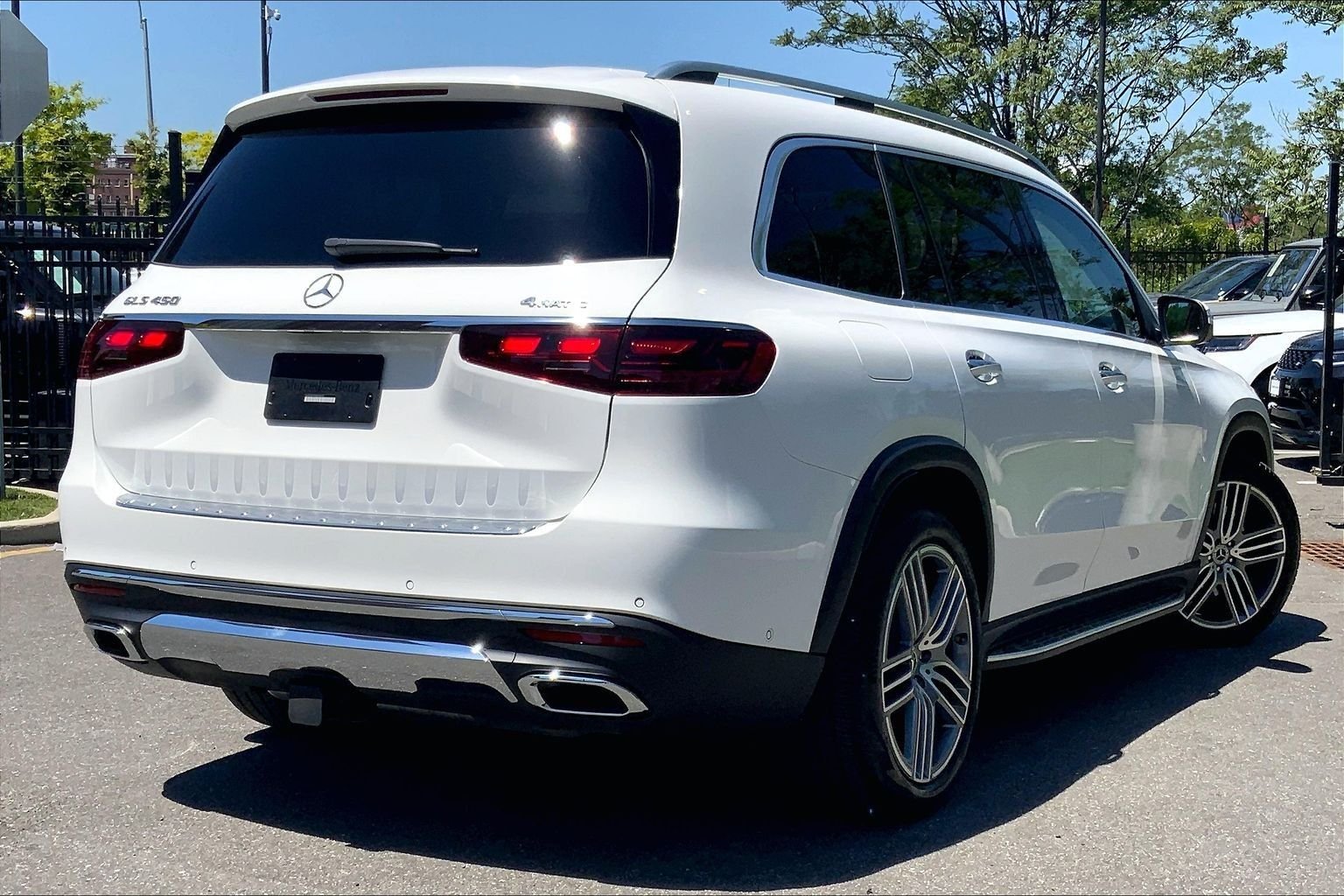 Used 2025 Polar White Mercedes-Benz GLS 450 image 12