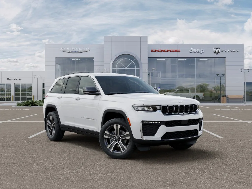 New 2027 Bright White Clear-Coat Paint Jeep Limited image 5