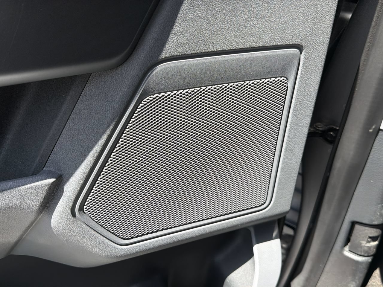 Used 2024 Silver Metallic Ford XLT image 18