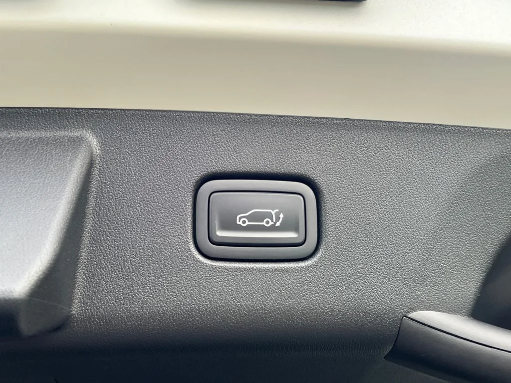 New 2027 White Kia X-Line SX image 14