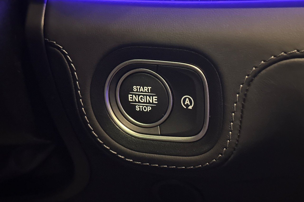 New 2026 MANUFAKTUR Moonlight White Metallic Mercedes-Benz Maybach GLS 600 4MATIC® SUV image 23