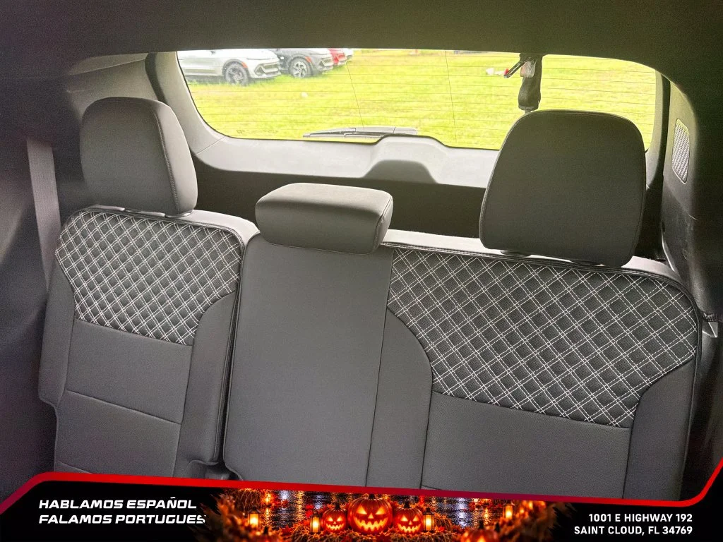 Used 2024 White Frost Tricoat GMC Denali image 26
