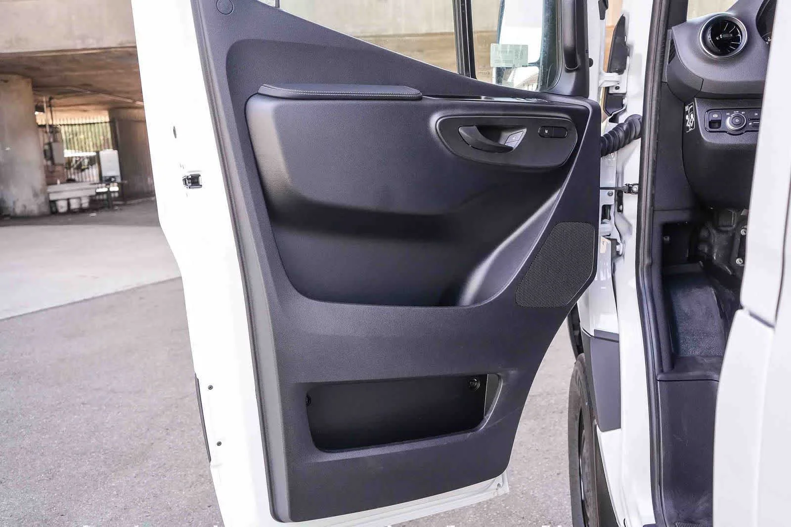 New 2026 Arctic White Mercedes-Benz Cargo 144WB High Roof AWD 2.0L I4 Diesel Turbo HO image 24