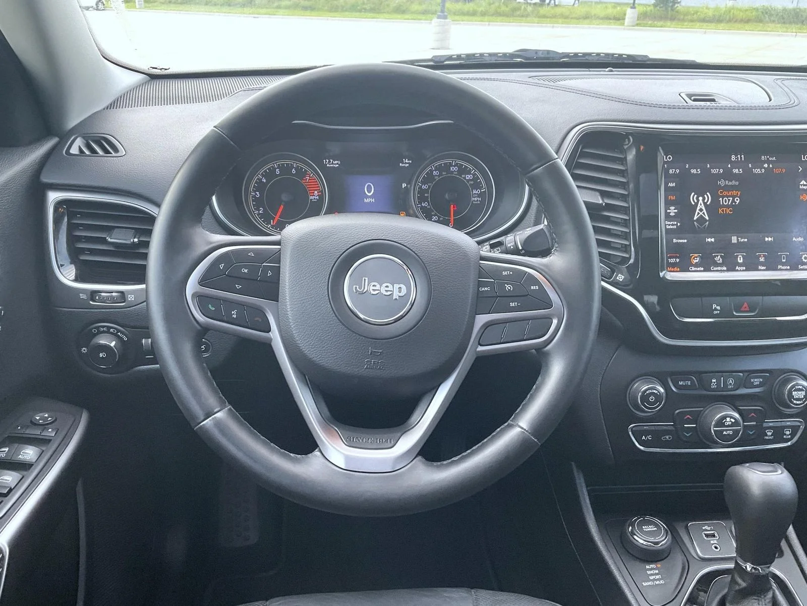 Used 2020 White Jeep Limited image 12