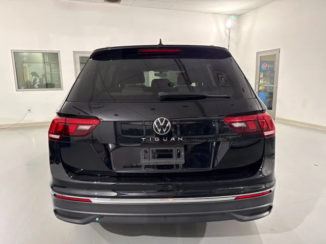 Used 2023  Volkswagen 2.0T S image 7