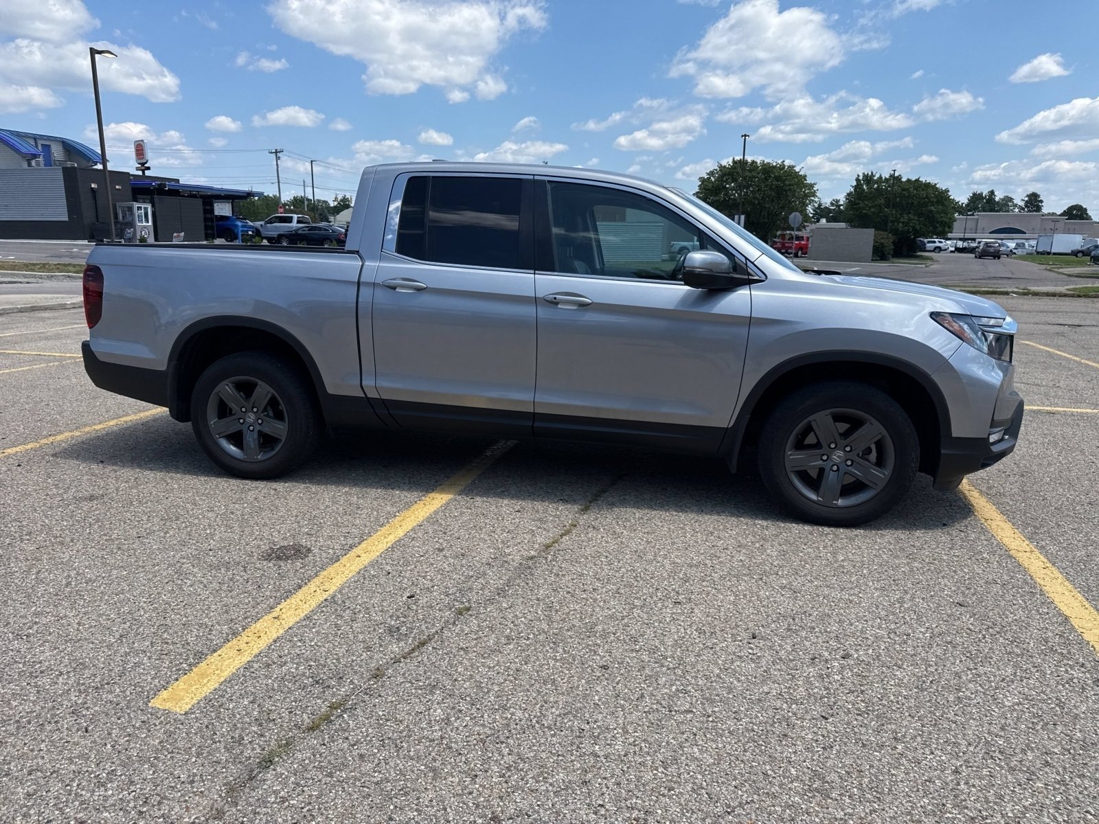 Certified Used 2023 Lunar Silver Metallic Honda RTL image 2