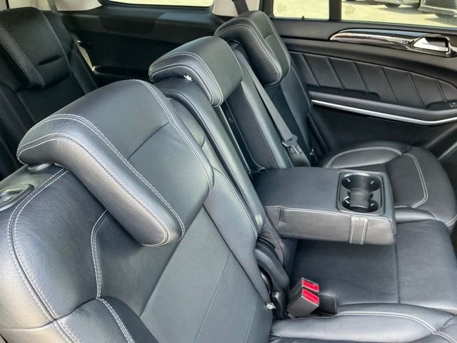 Used 2016 Gray Mercedes-Benz GL 550 image 32