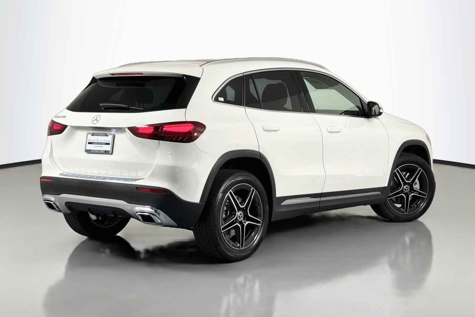 New 2026 Polar White Mercedes-Benz GLA 250 SUV image 11