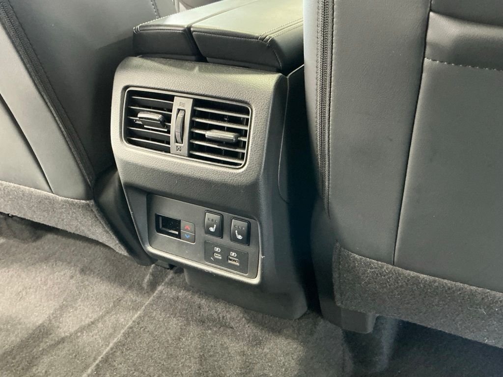 Used 2023 Gold Nissan Platinum image 19