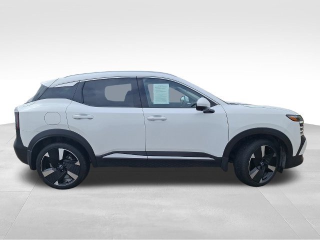 Used 2025 White Nissan SR image 9