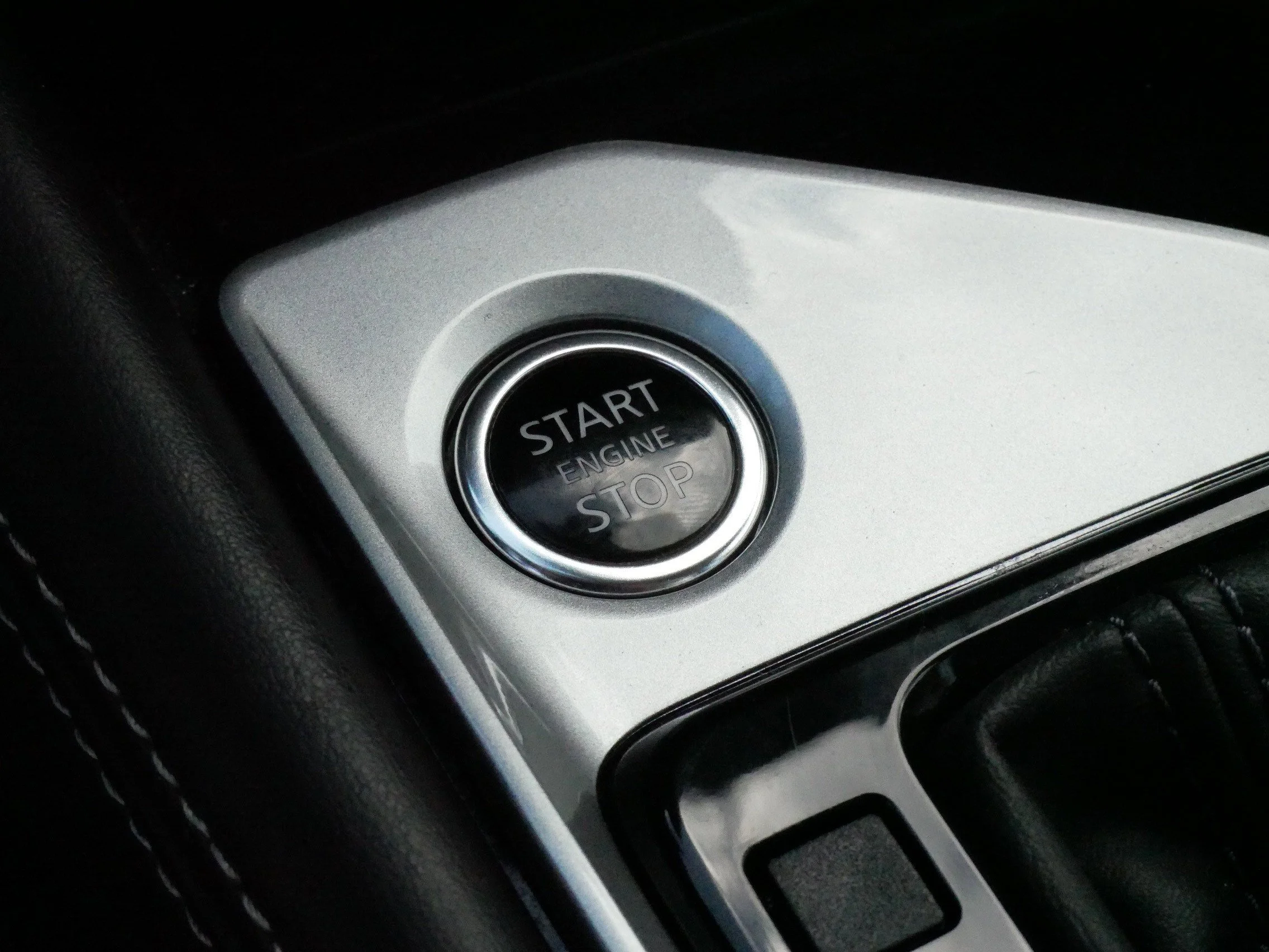 Used 2024 Super Black Nissan 2.5 SV image 31