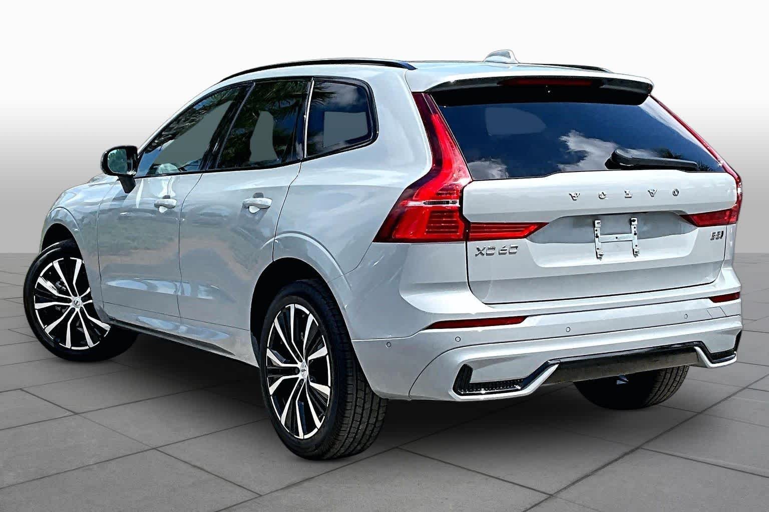 Used 2025 Vapour Grey Metallic Volvo Plus image 12