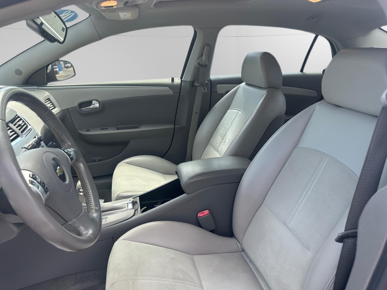 Used 2008 Silverstone Metallic Chevrolet LT w/2LT image 11