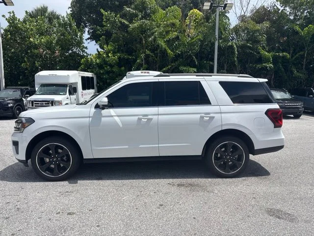 Used 2023 White Ford Limited image 4