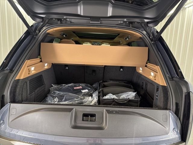 New 2026 Varesine Blue Land Rover SE image 30