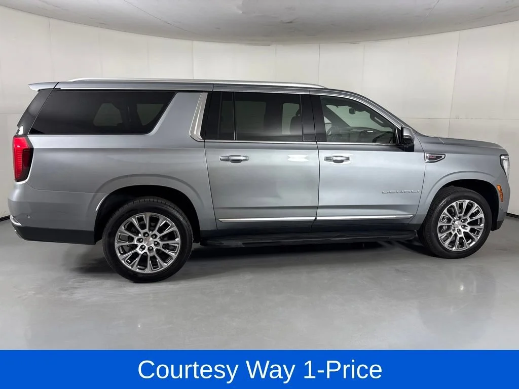 Used 2025 Sterling Metallic GMC Denali image 12