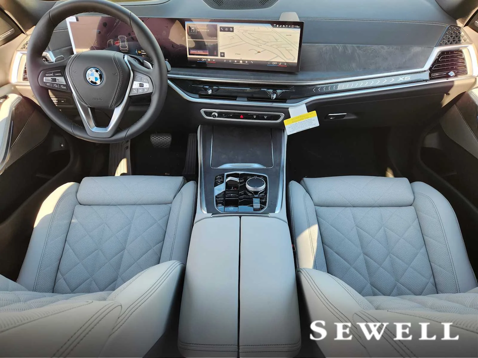 New 2026 Skyscraper Grey Metallic BMW xDrive50e image 6