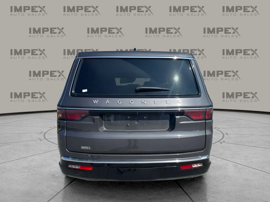 Used 2024 Gray Jeep Base image 4