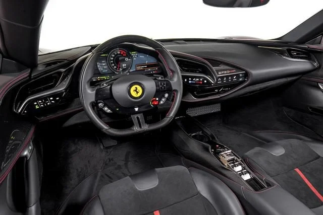 Used 2023 Rosso California Ferrari  image 5