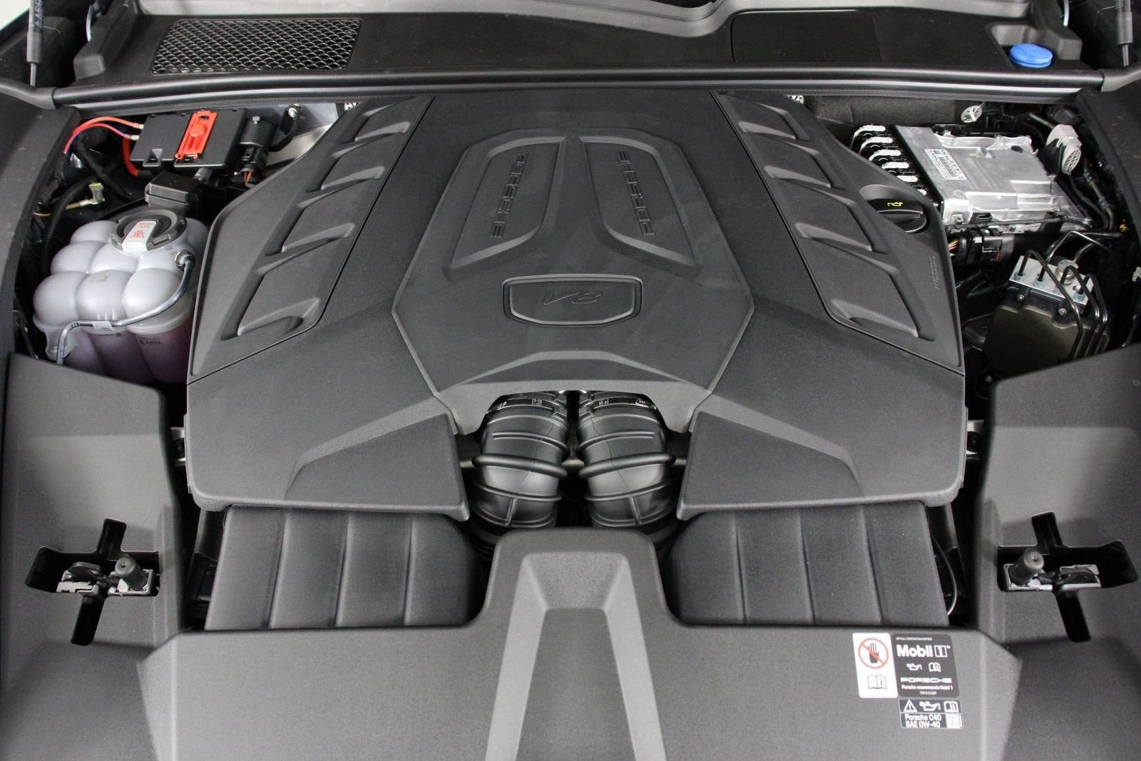 New 2026 Vanadium Grey Metallic Porsche S image 20