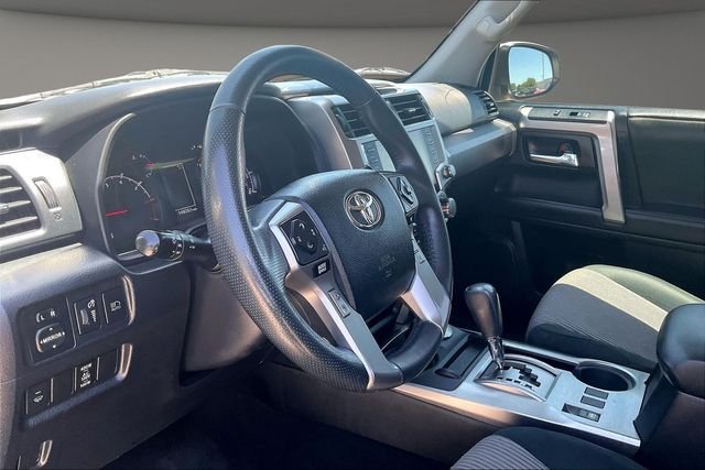 Used 2020 Silver Toyota SR5 image 11