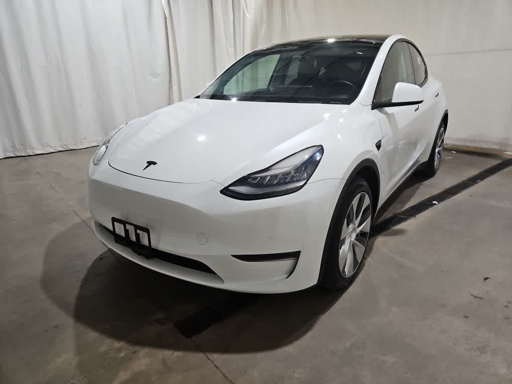Used 2020 White Tesla Long Range image 3