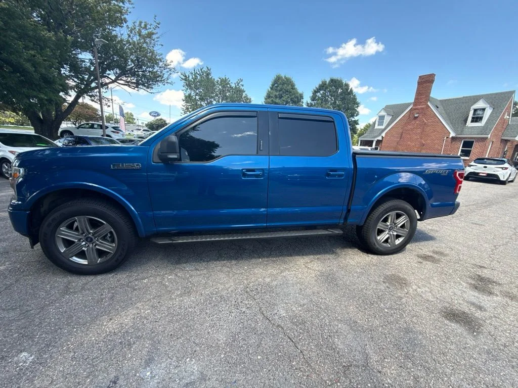 Used 2018 Blue Ford XLT image 2