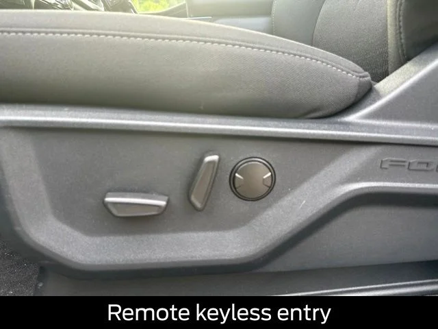 New 2026 Carbonized Gray Metallic Ford XLT image 14