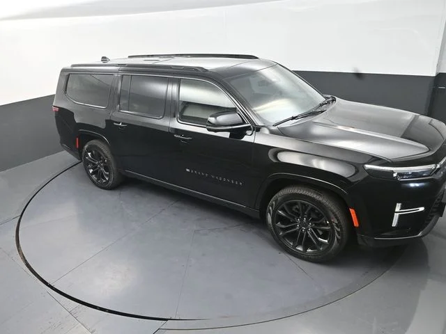 New 2026 High Gloss Black Exterior Paint Jeep Summit Reserve image 11