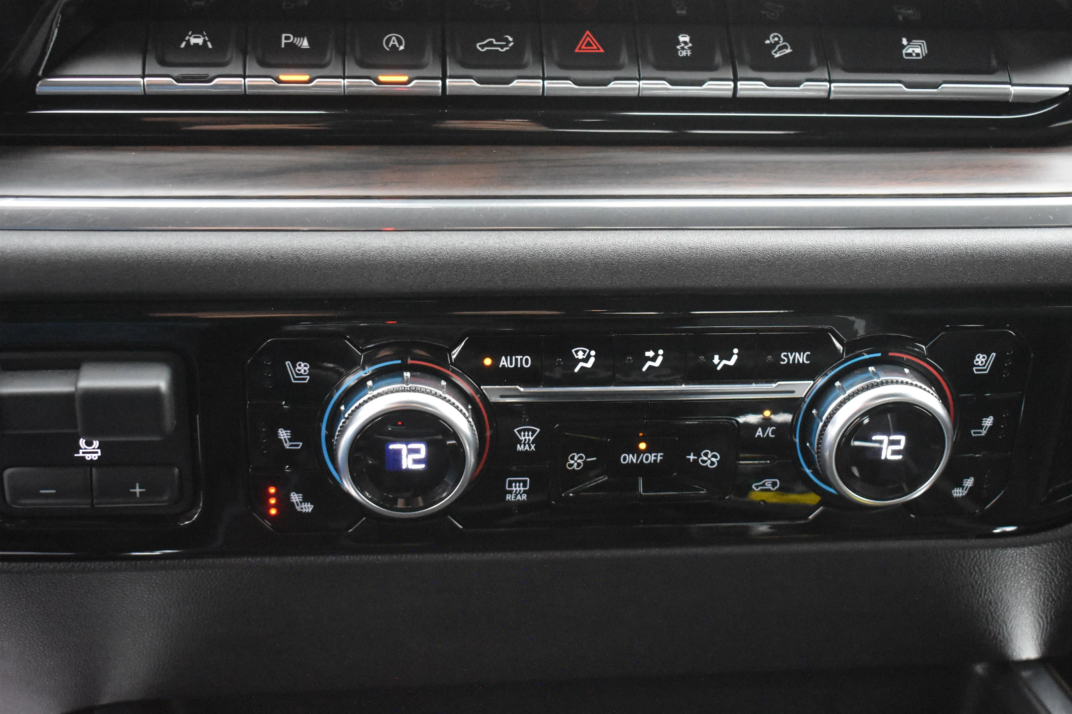 2023 GMC Sierra 1500 SLT - Photo 27