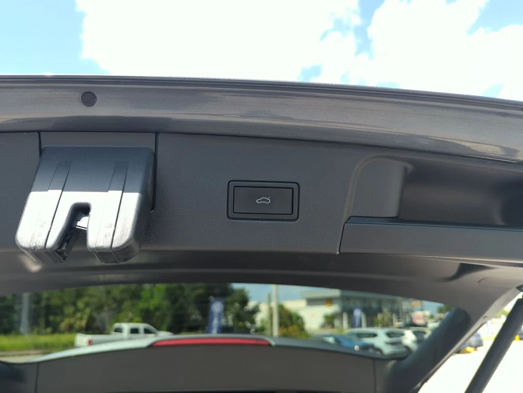 Used 2023 Gray Volkswagen 3.6L V6 SE w/Technology image 33