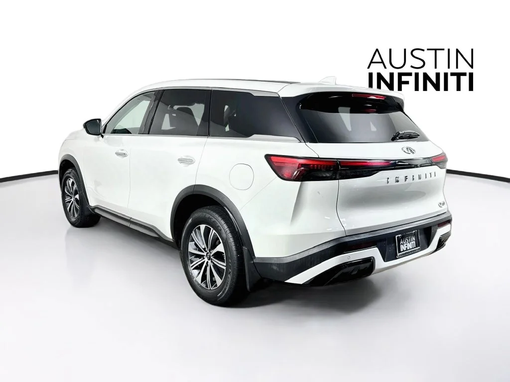 Certified Used 2024 White INFINITI PURE image 7