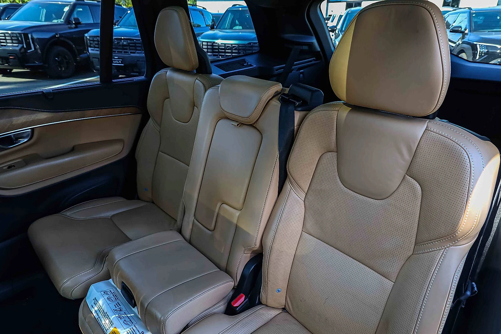 Used 2018  Volvo Inscription image 20