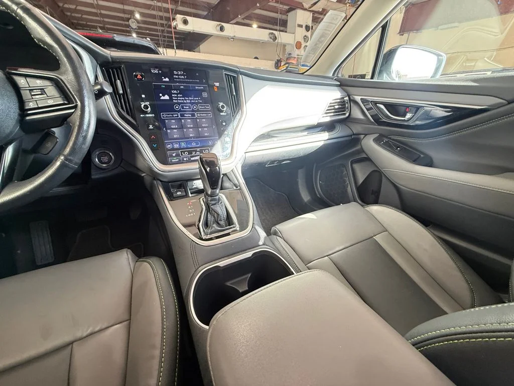 Used 2025 Silver Subaru Onyx Edition image 15