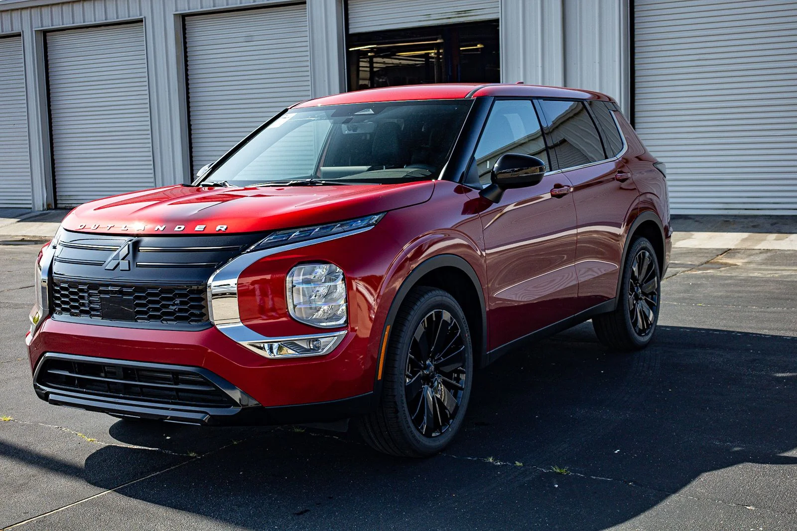 2026 Mitsubishi Outlander LE FWD's photo