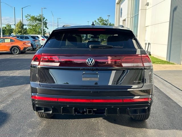 New 2026 Deep Black Pearl Volkswagen 2.0T SEL R-Line Black image 4