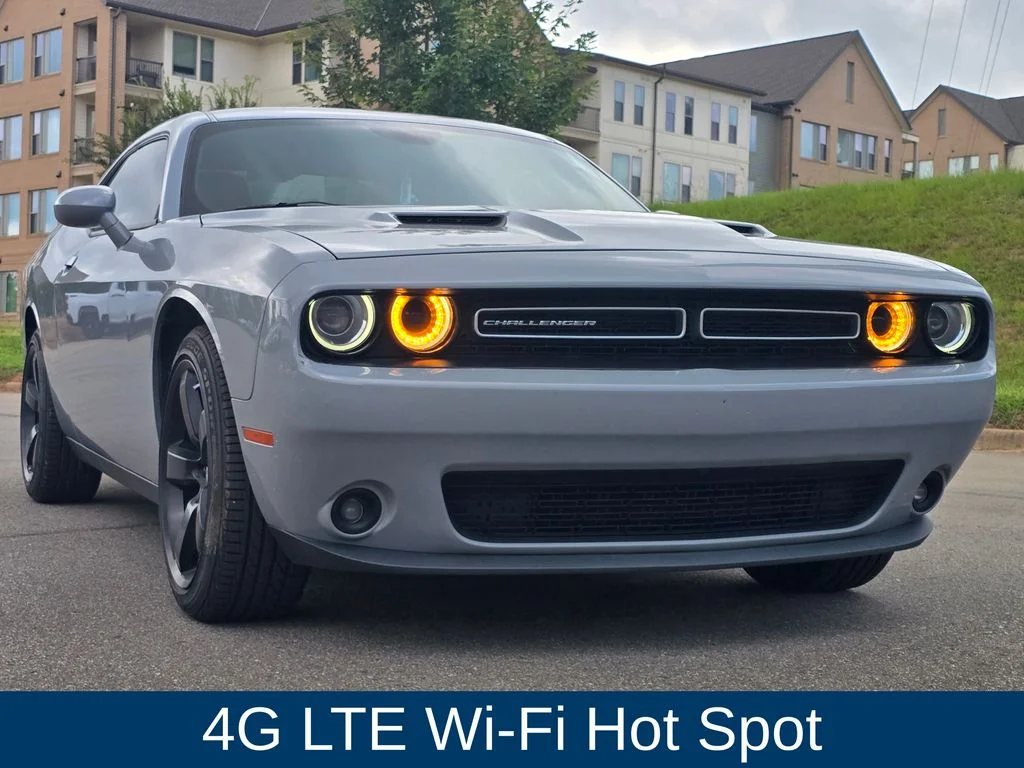 Used 2020 Gray Dodge SXT image 31