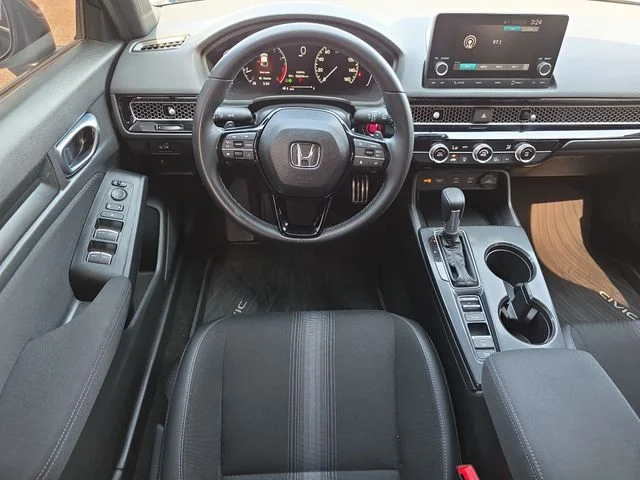 Used 2025  Honda Sport image 12