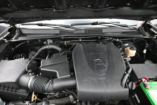 Used 2016 Gray Toyota SR5 image 19